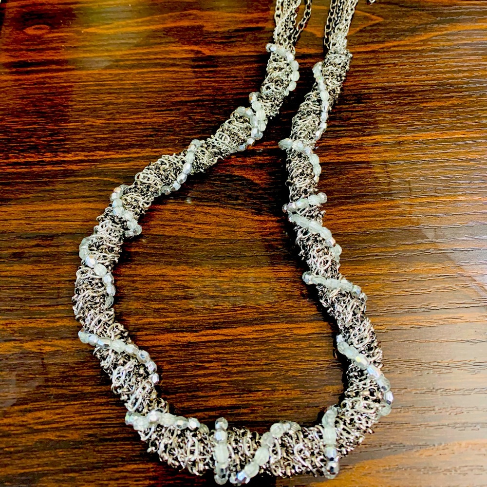Sparkly fashion necklace